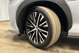 hopea Lexus RZ 2025 kuva 10.