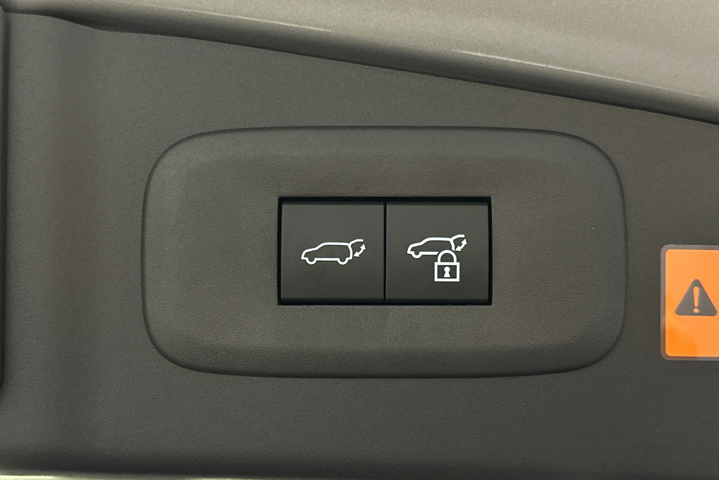 hopea Lexus RZ 2025 kuva 12.