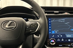 hopea Lexus RZ 2025 kuva 18.