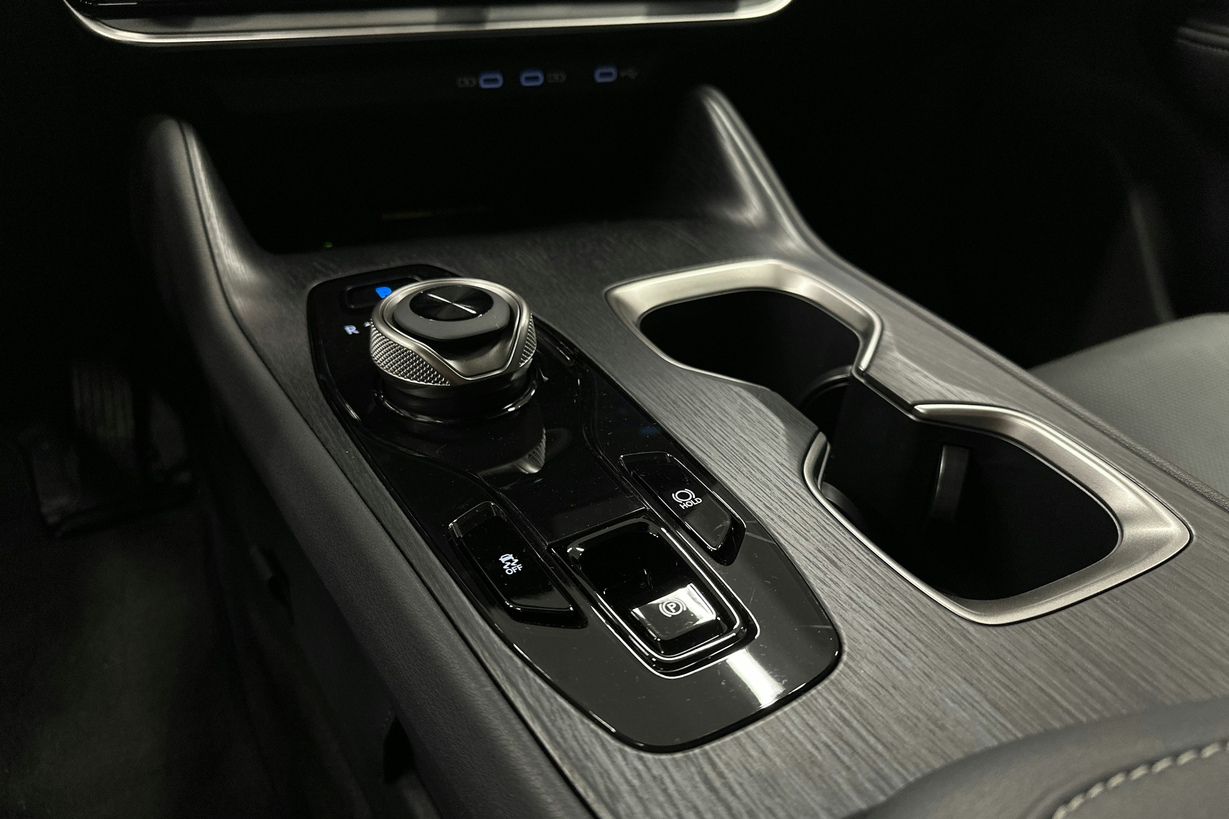 hopea Lexus RZ 2025 kuva 21.