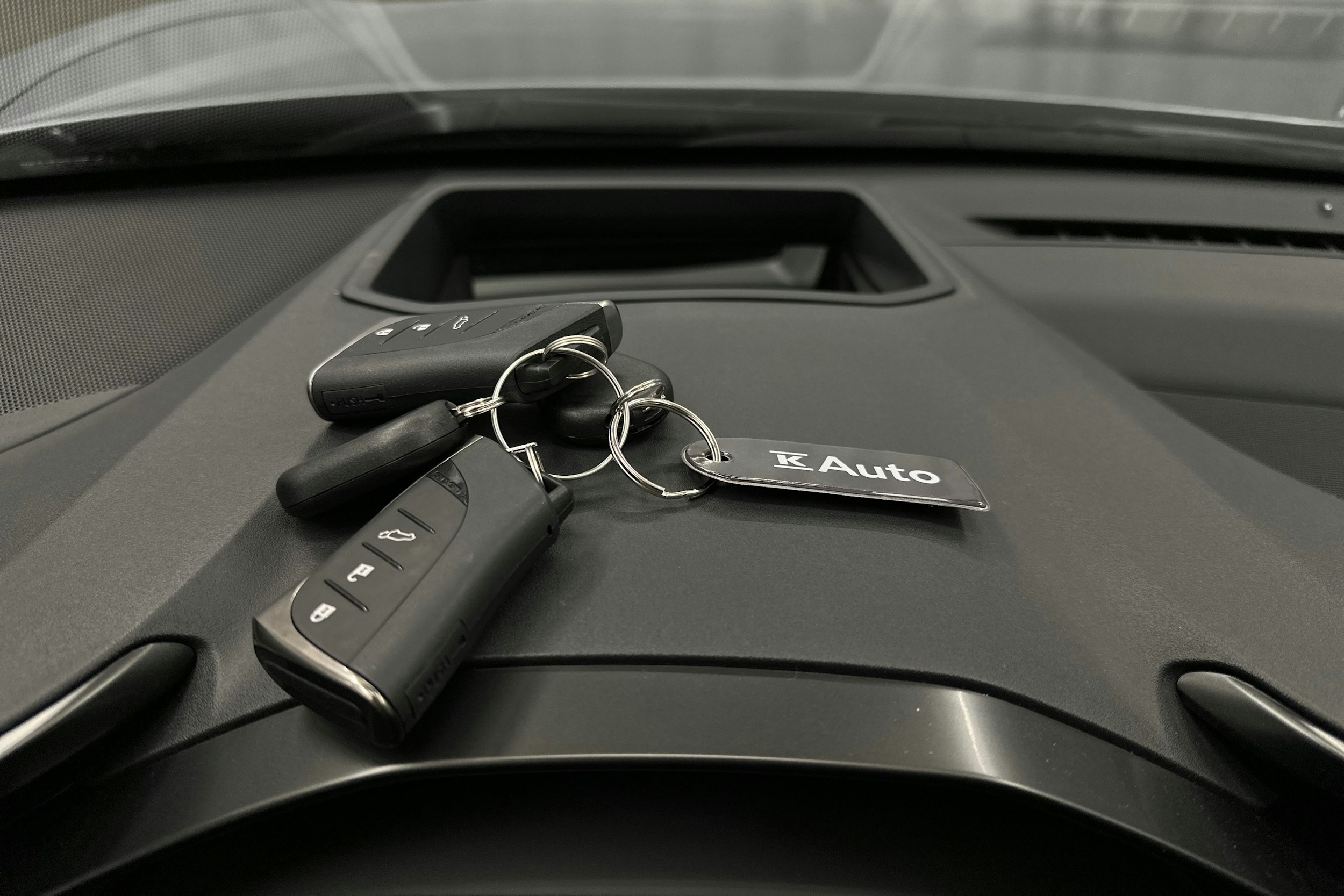 hopea Lexus RZ 2025 kuva 26.