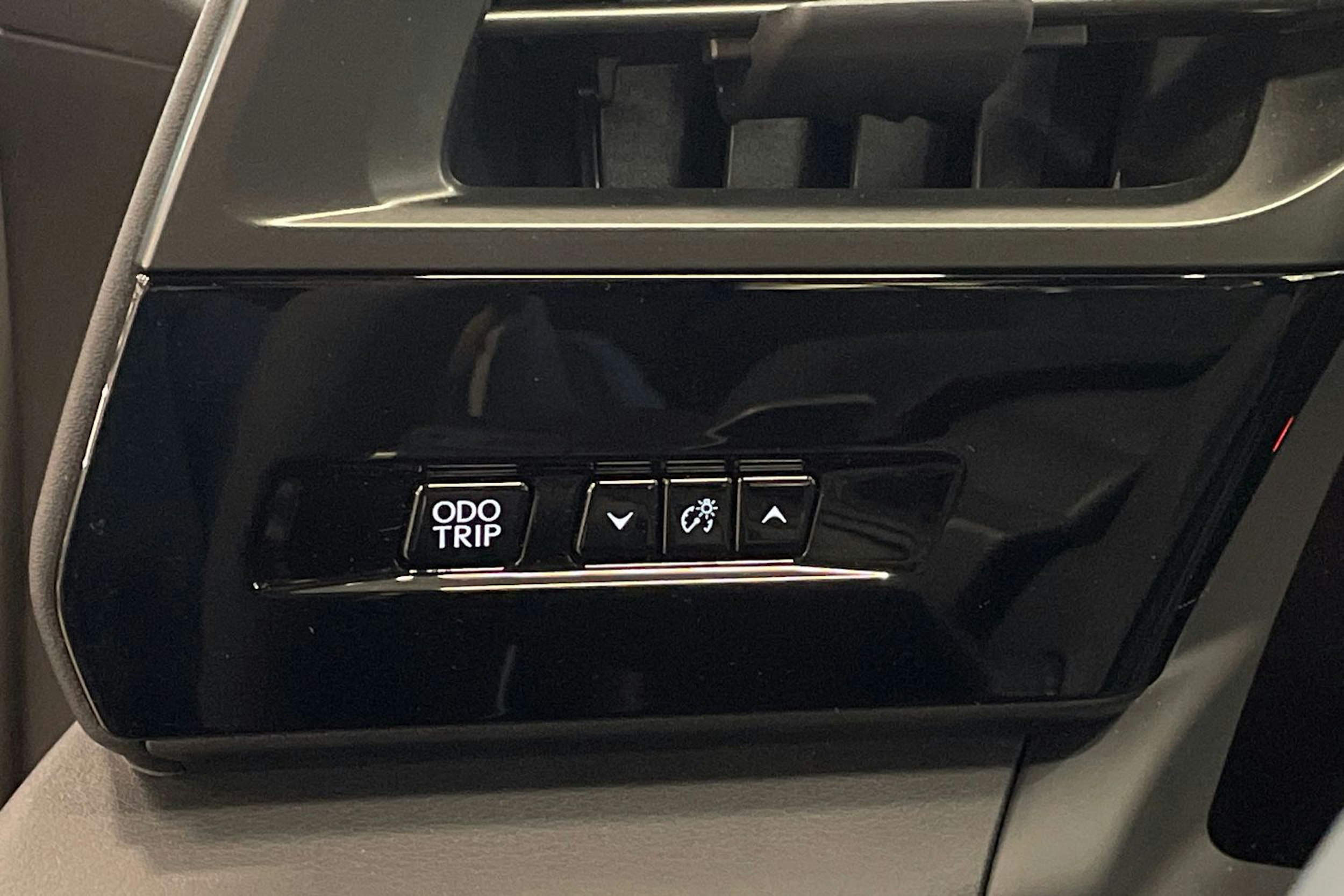 ruskea (beige) Lexus RZ 2025 kuva 14.