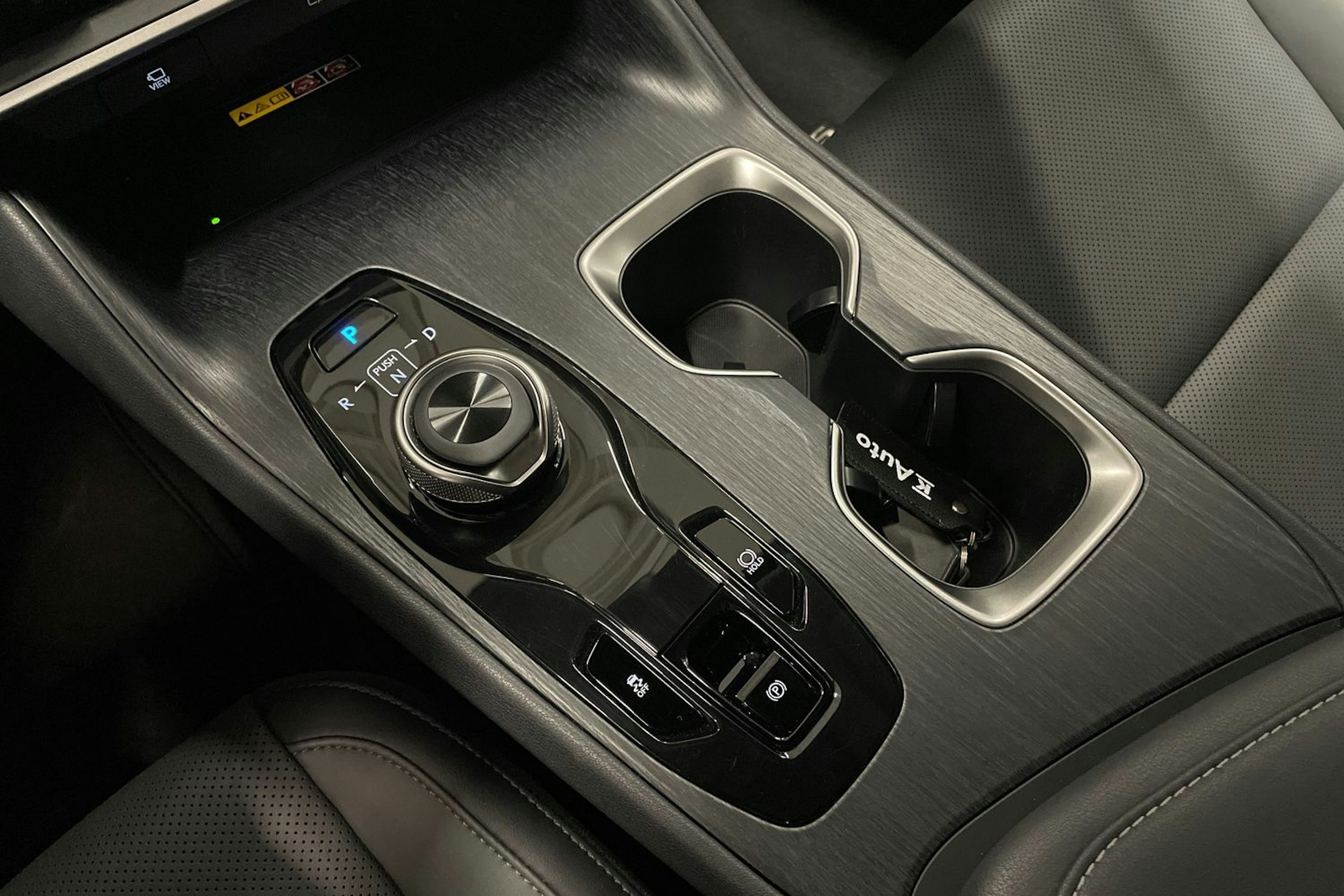 ruskea (beige) Lexus RZ 2025 kuva 24.