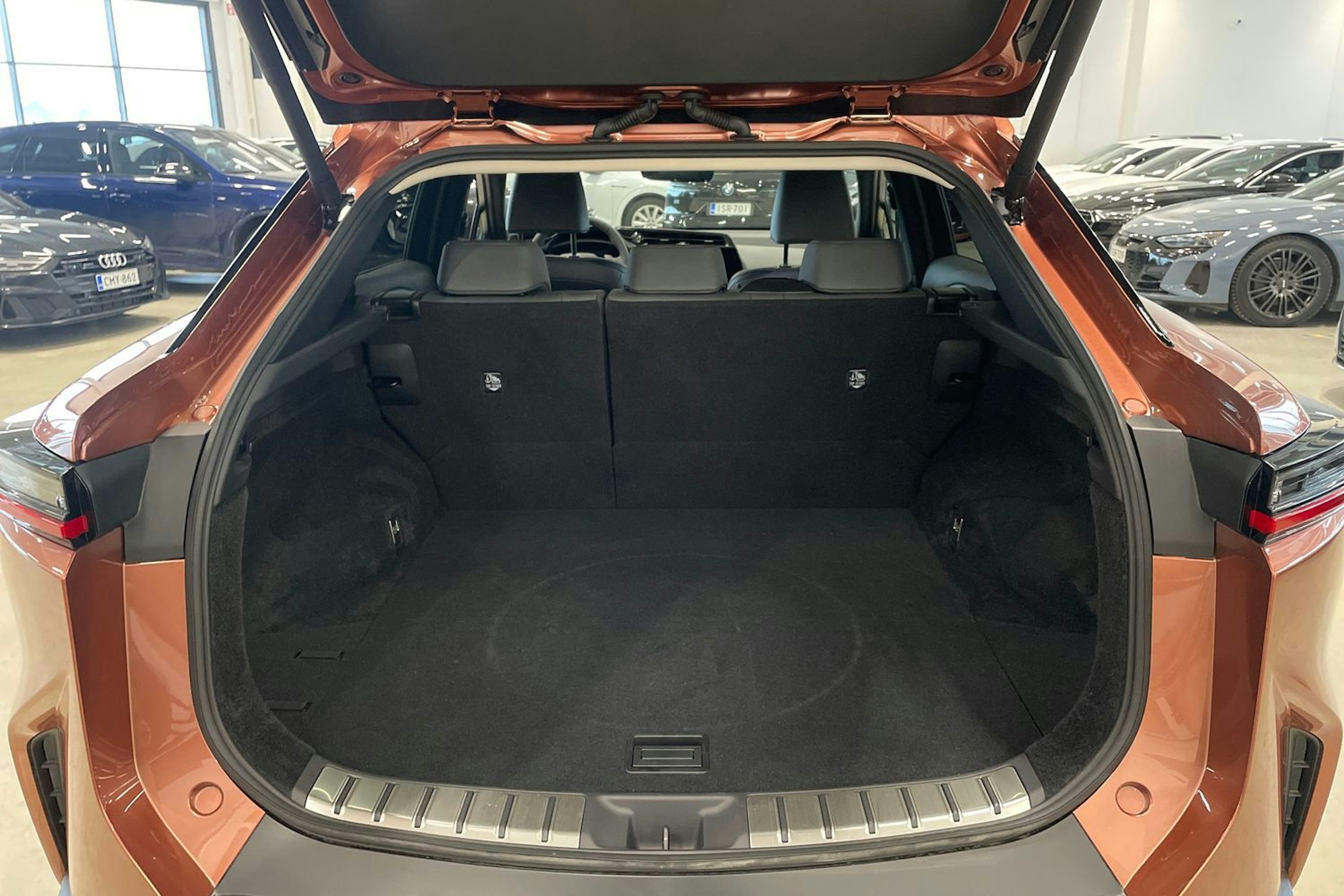 ruskea (beige) Lexus RZ 2025 kuva 27.