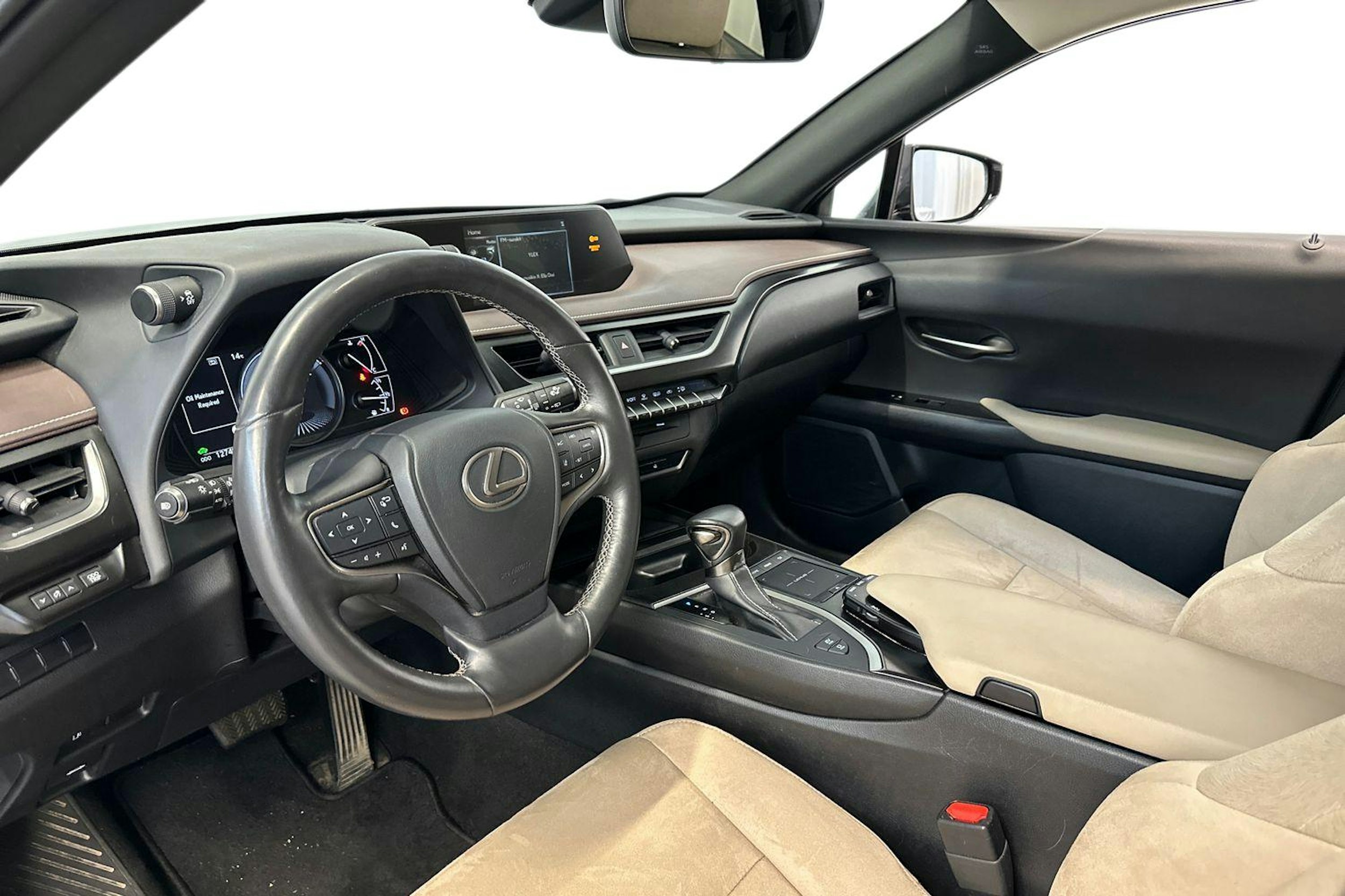 hopea Lexus UX 2019 kuva 7.