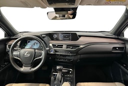 hopea Lexus UX 2019 kuva 9.