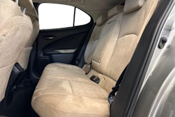 hopea Lexus UX 2019 kuva 10.