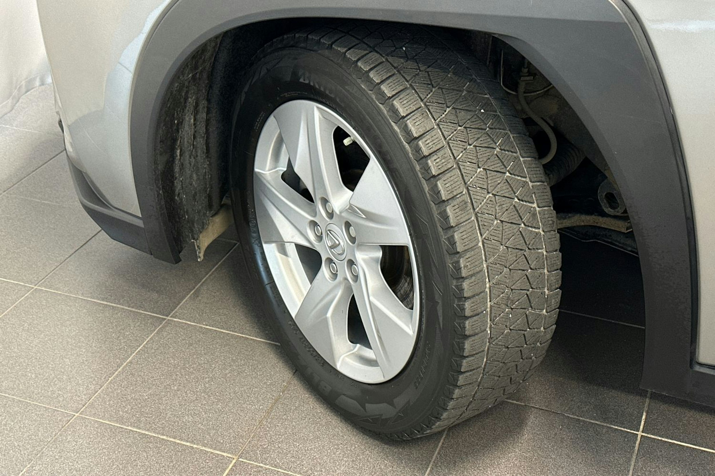 hopea Lexus UX 2019 kuva 13.