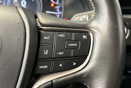 hopea Lexus UX 2019 kuva 22.
