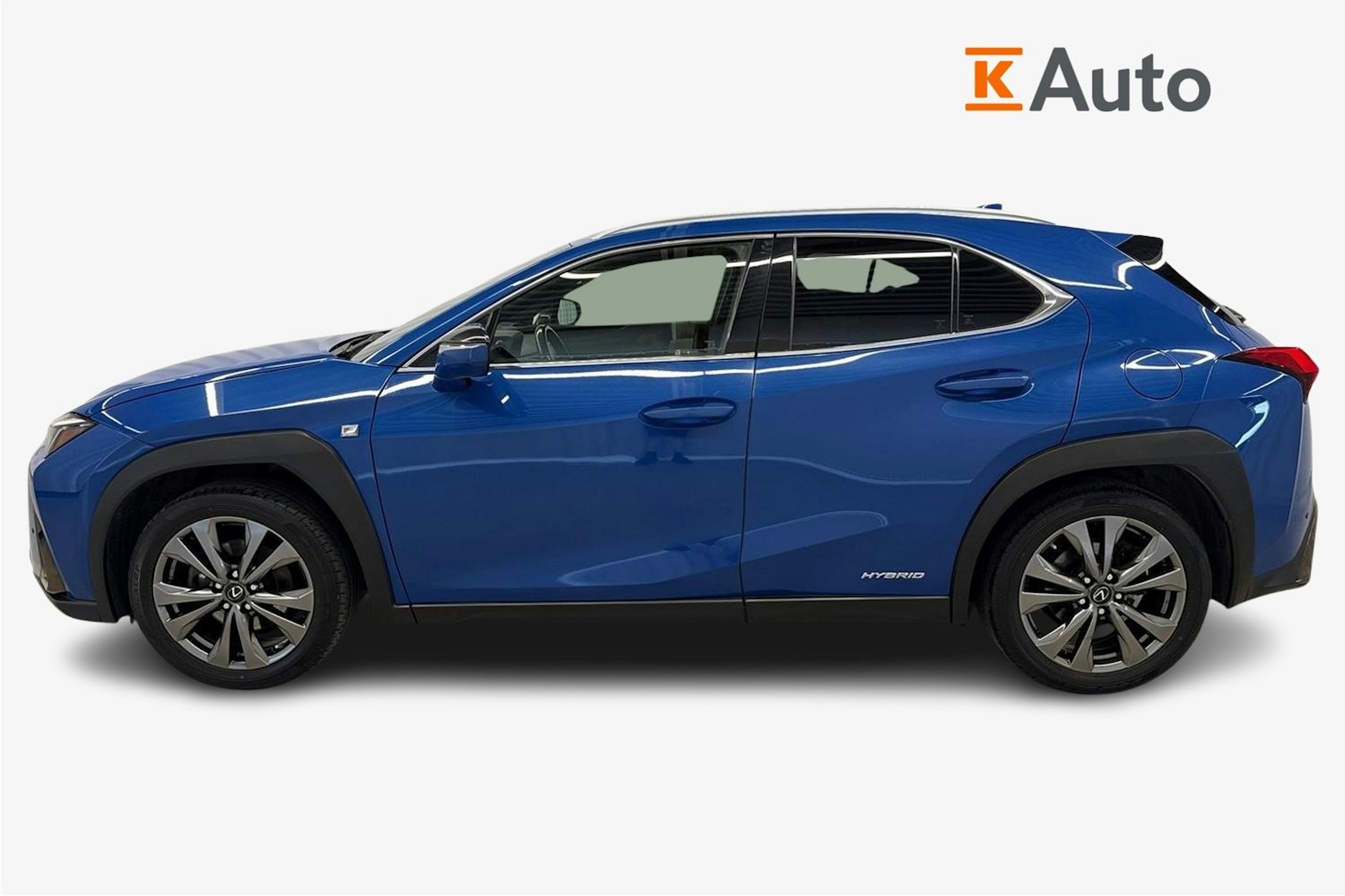 sininen Lexus UX 2019 kuva 6.