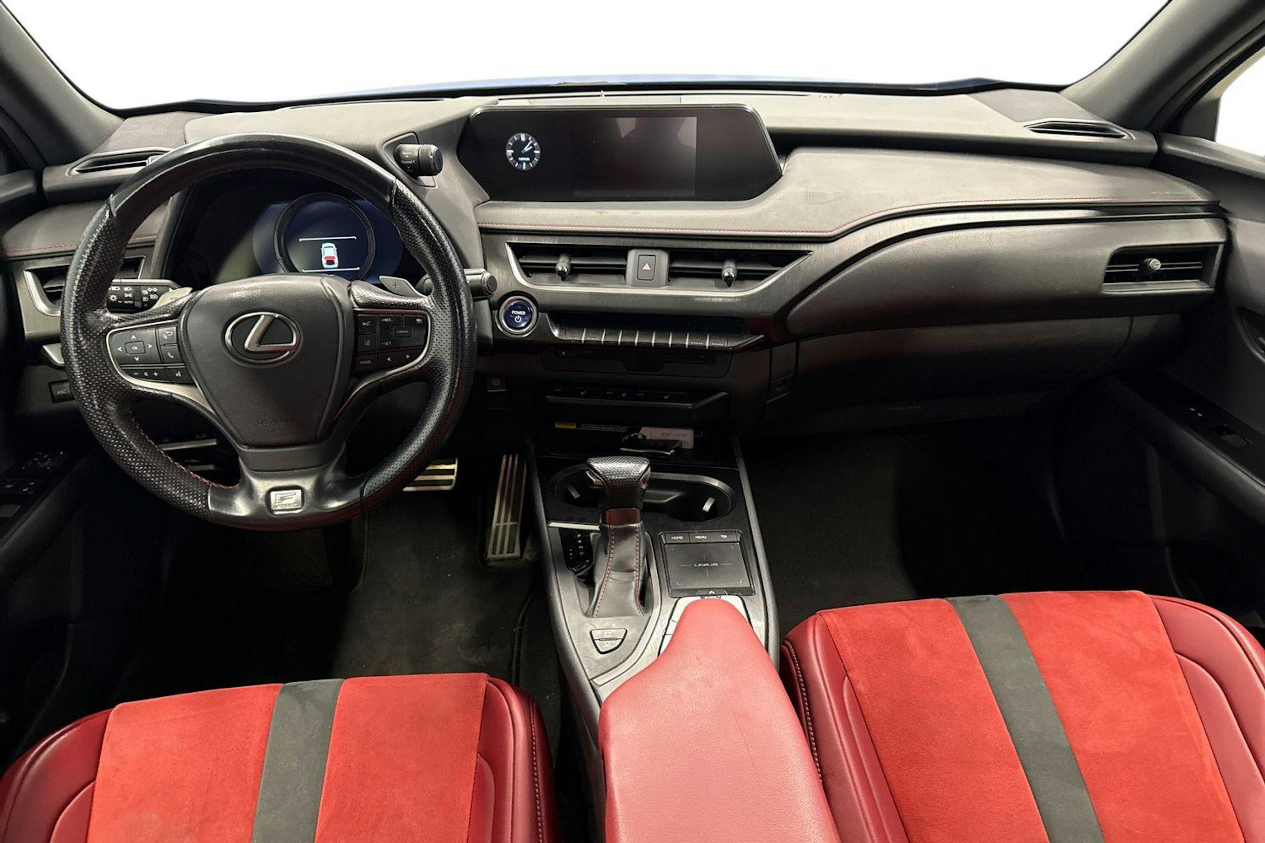 sininen Lexus UX 2019 kuva 9.