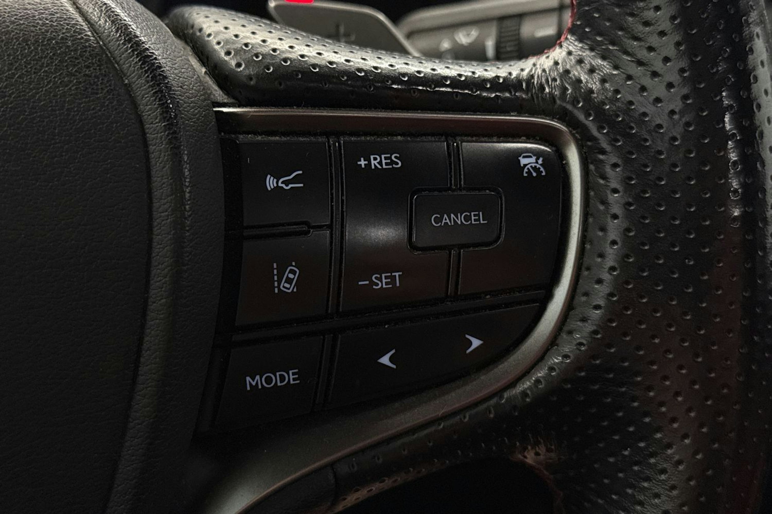 sininen Lexus UX 2019 kuva 14.