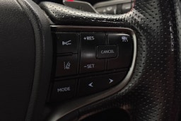sininen Lexus UX 2019 kuva 14.