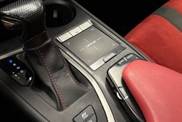 sininen Lexus UX 2019 kuva 20.