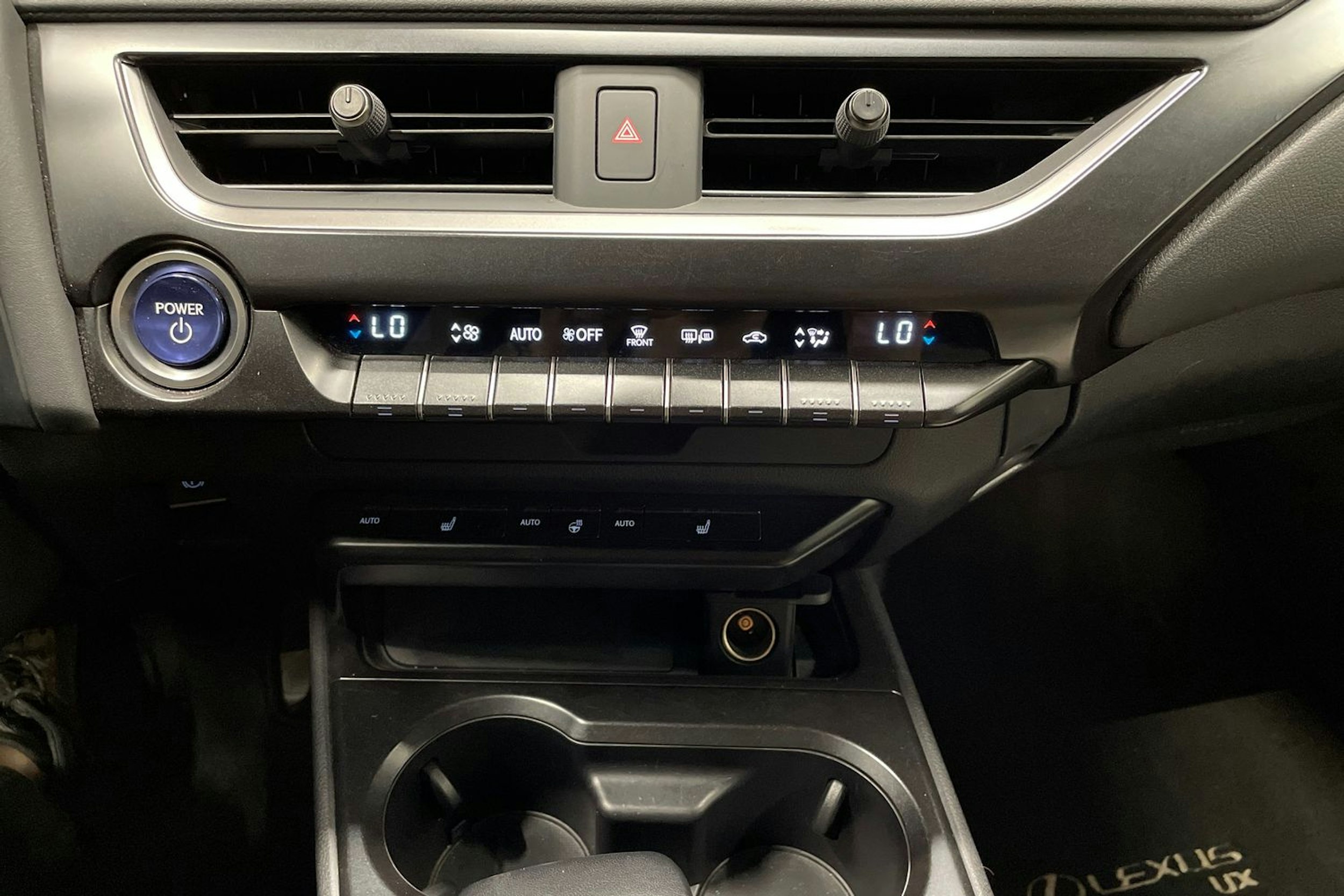 ruskea (beige) Lexus UX 2021 kuva 21.