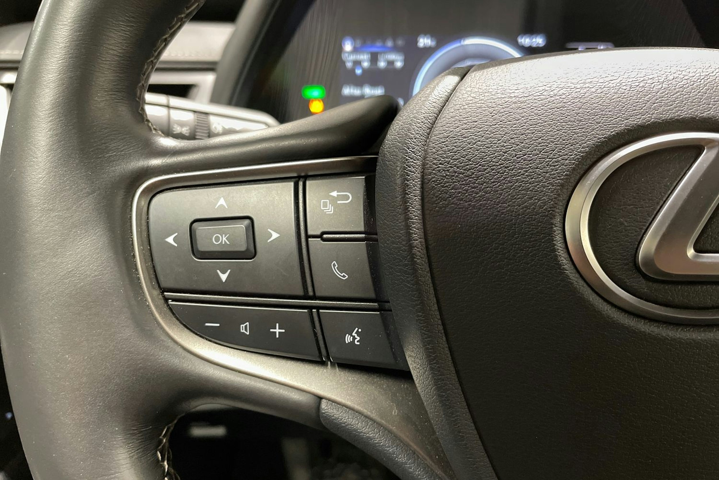 ruskea (beige) Lexus UX 2021 kuva 25.