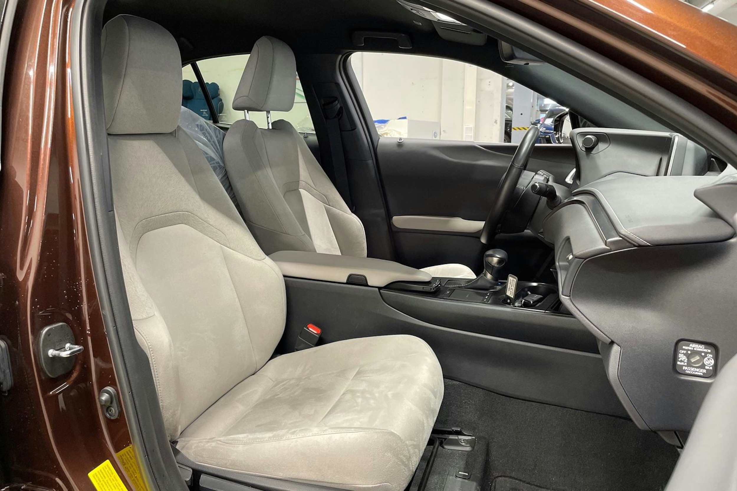 ruskea (beige) Lexus UX 2021 kuva 30.