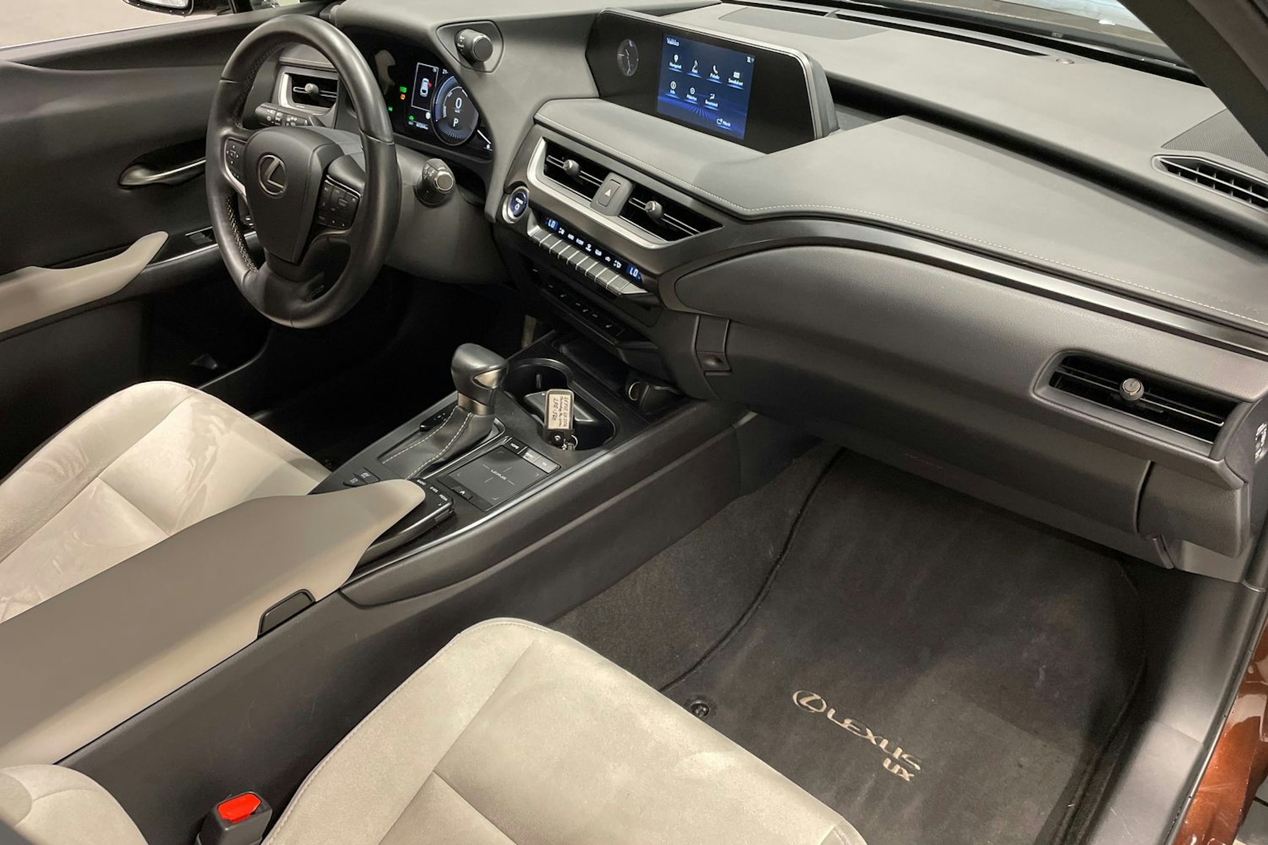 ruskea (beige) Lexus UX 2021 kuva 31.