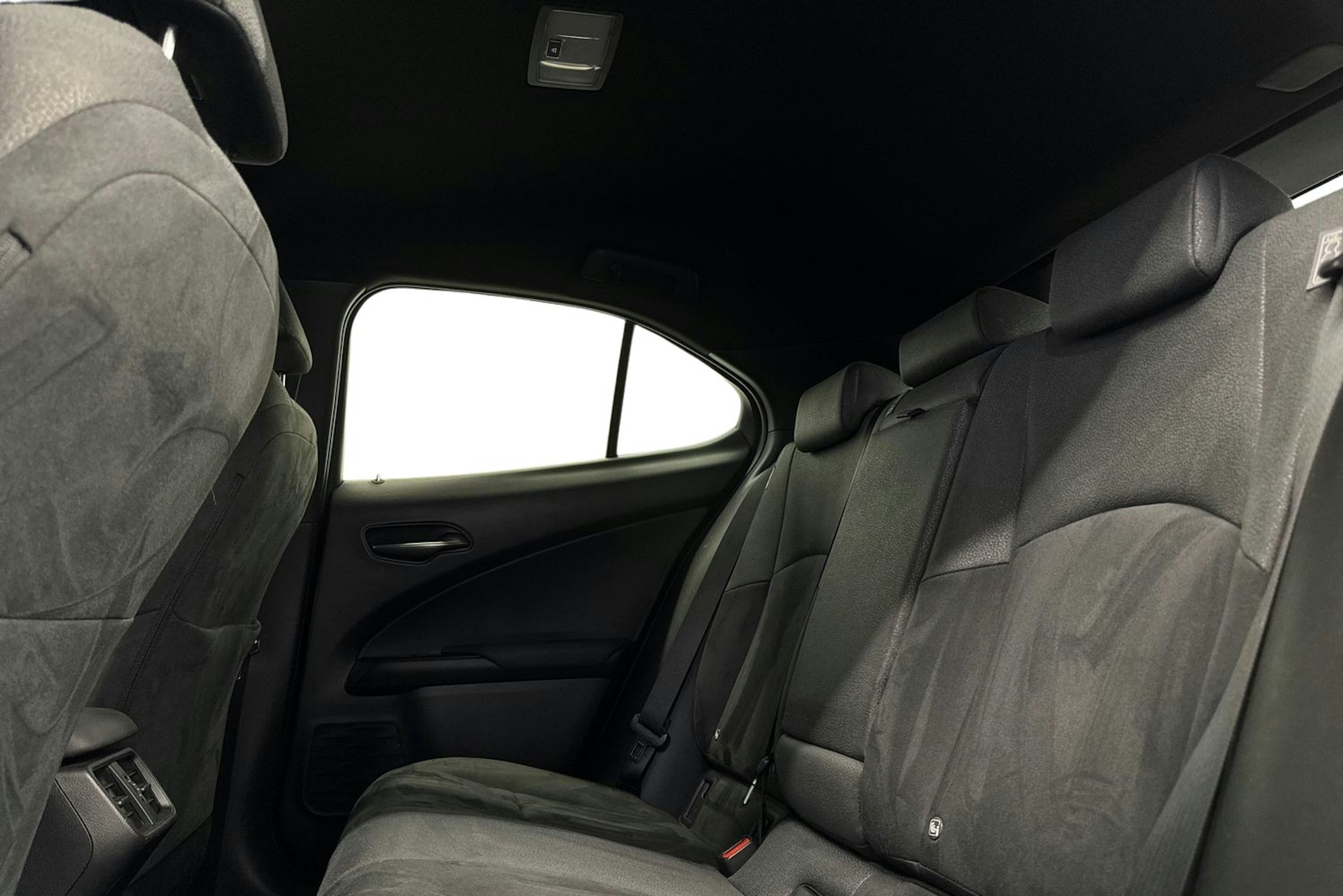 hopea Lexus UX 2021 kuva 10.