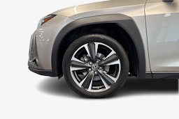 hopea Lexus UX 2021 kuva 11.