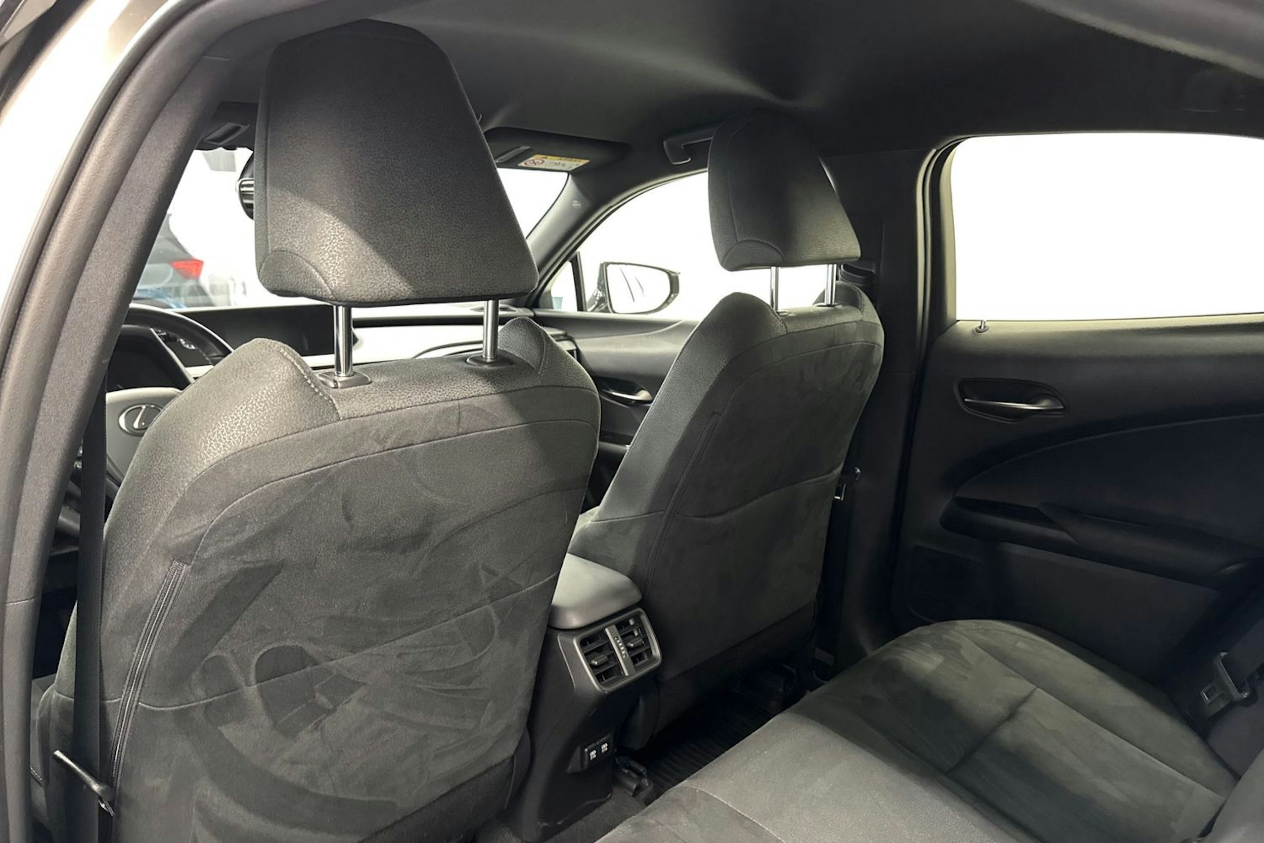 hopea Lexus UX 2021 kuva 14.