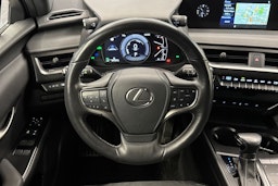 hopea Lexus UX 2021 kuva 17.