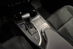 hopea Lexus UX 2021 kuva 25.