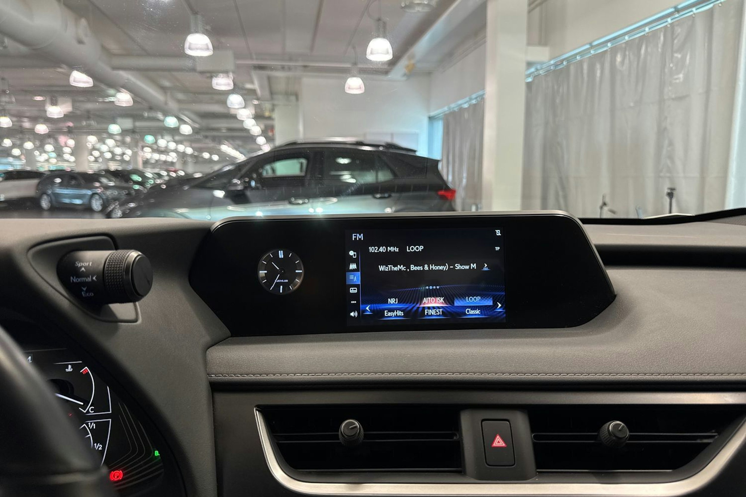 hopea Lexus UX 2021 kuva 27.