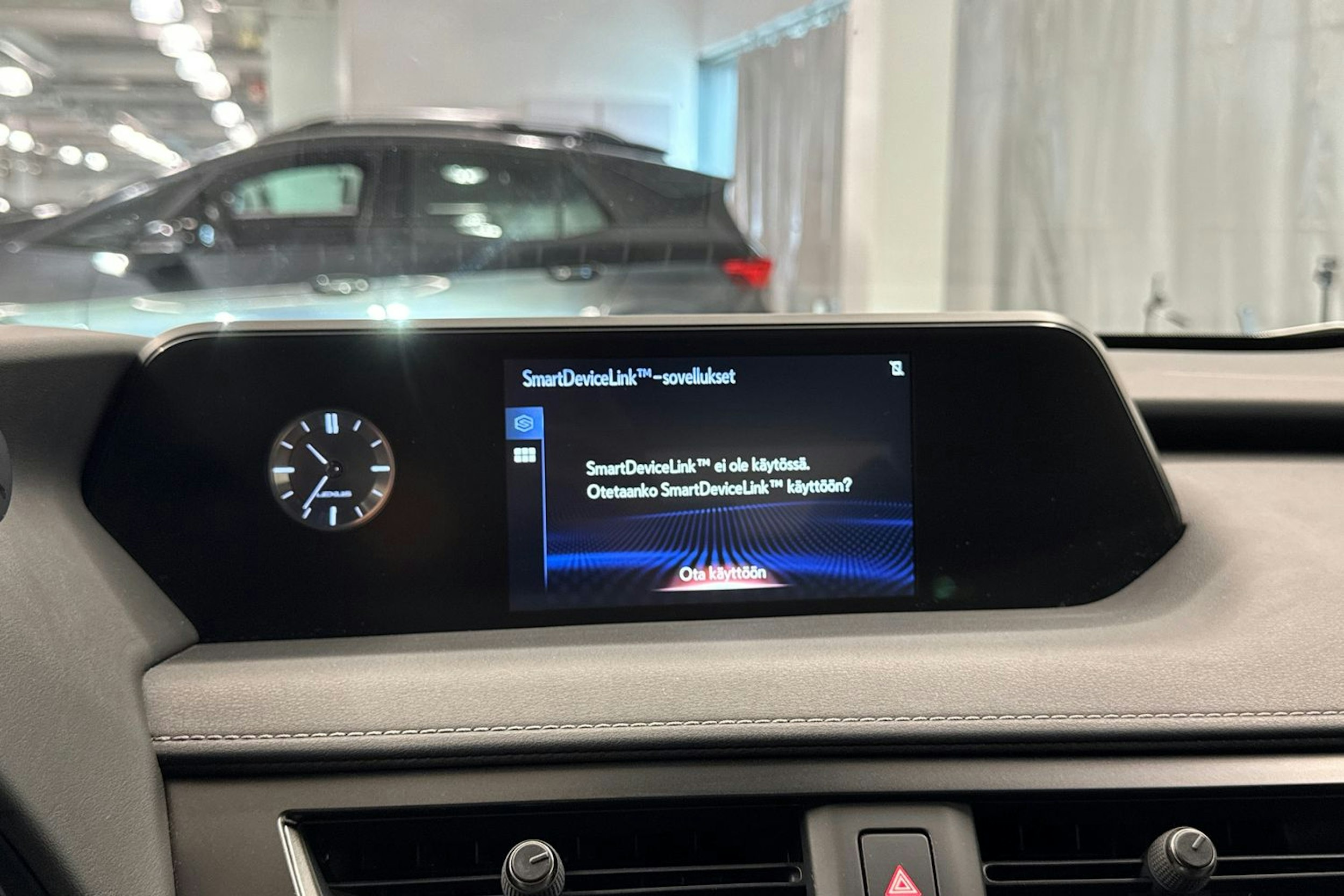 hopea Lexus UX 2021 kuva 30.