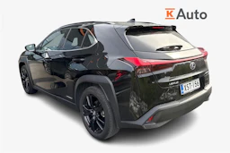 musta Lexus UX 2022 kuva 2.