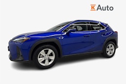 sininen Lexus UX 2023 kuva 6.