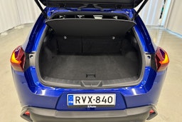 sininen Lexus UX 2023 kuva 14.