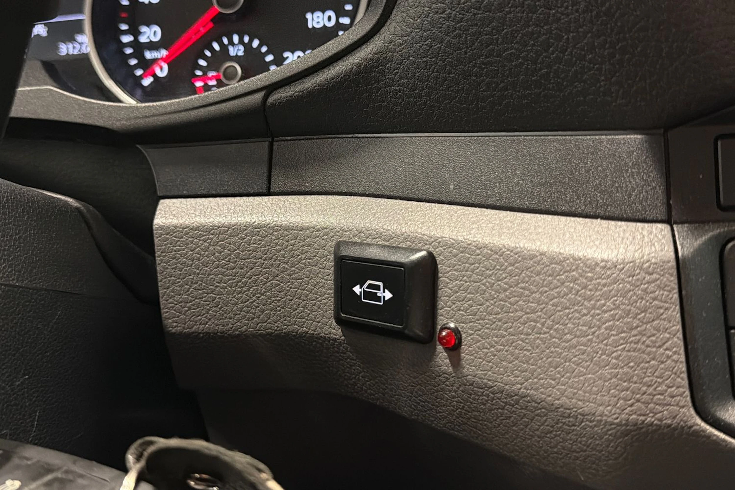 harmaa MAN TGE 2023 kuva 23.