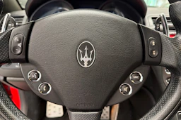 Punainen Maserati GranTurismo 2008 kuva 12.