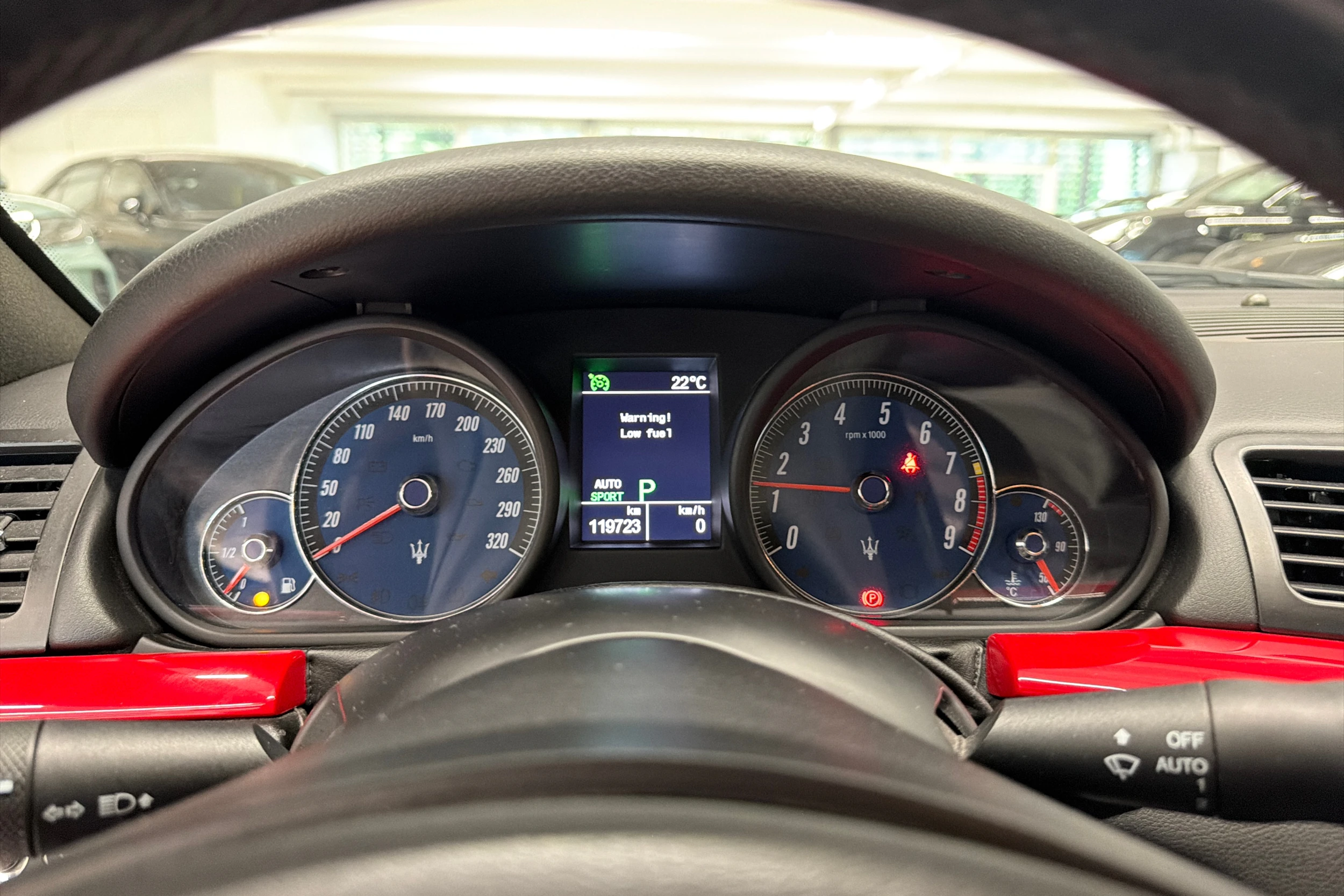 Punainen Maserati GranTurismo 2008 kuva 14.