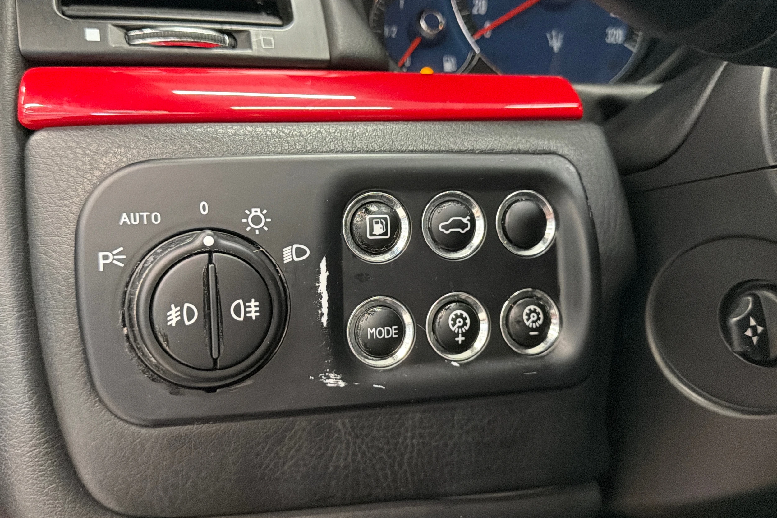 Punainen Maserati GranTurismo 2008 kuva 17.