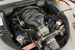 Punainen Maserati GranTurismo 2008 kuva 23.