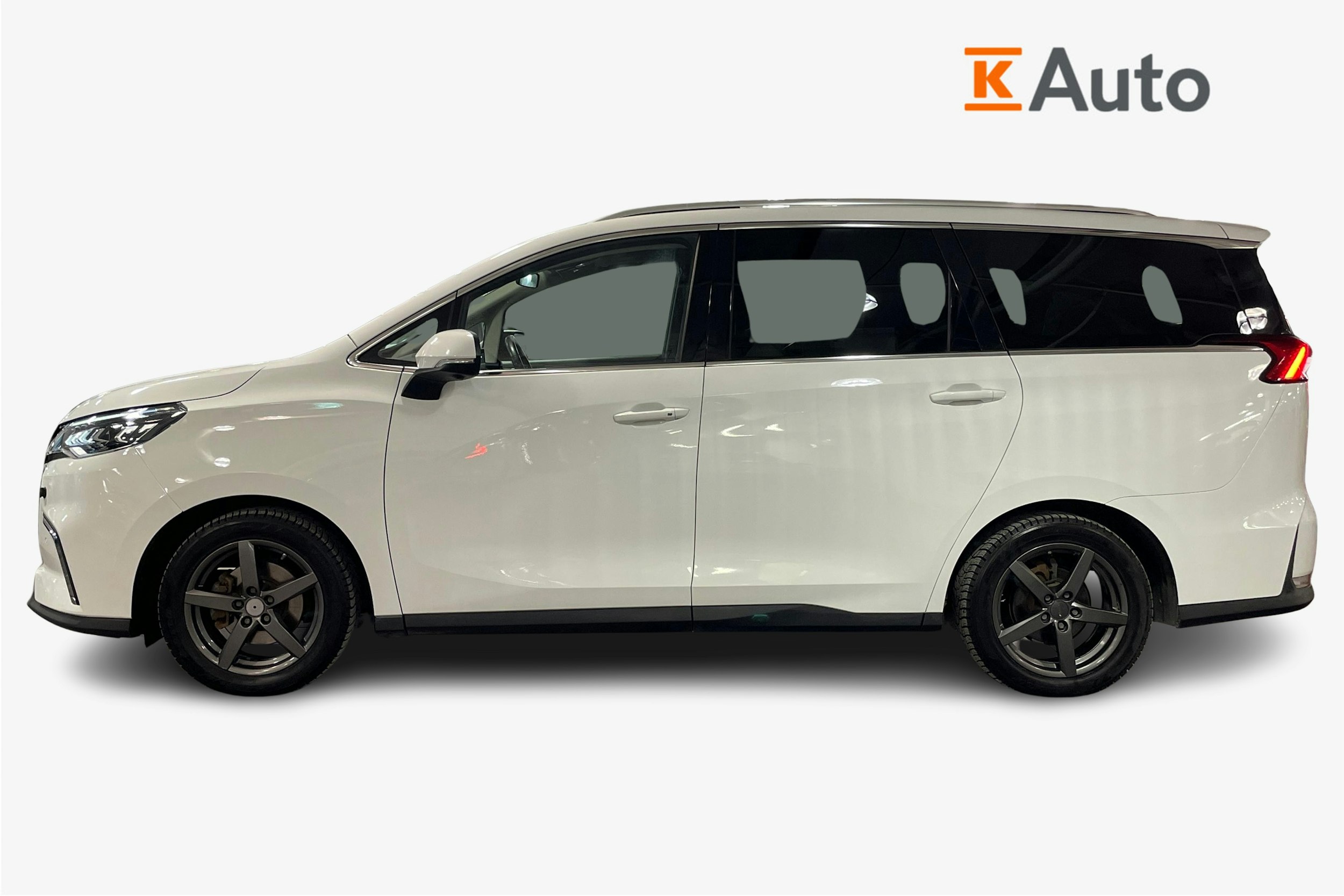 valkoinen Maxus Euniq 5 2021 kuva 6.