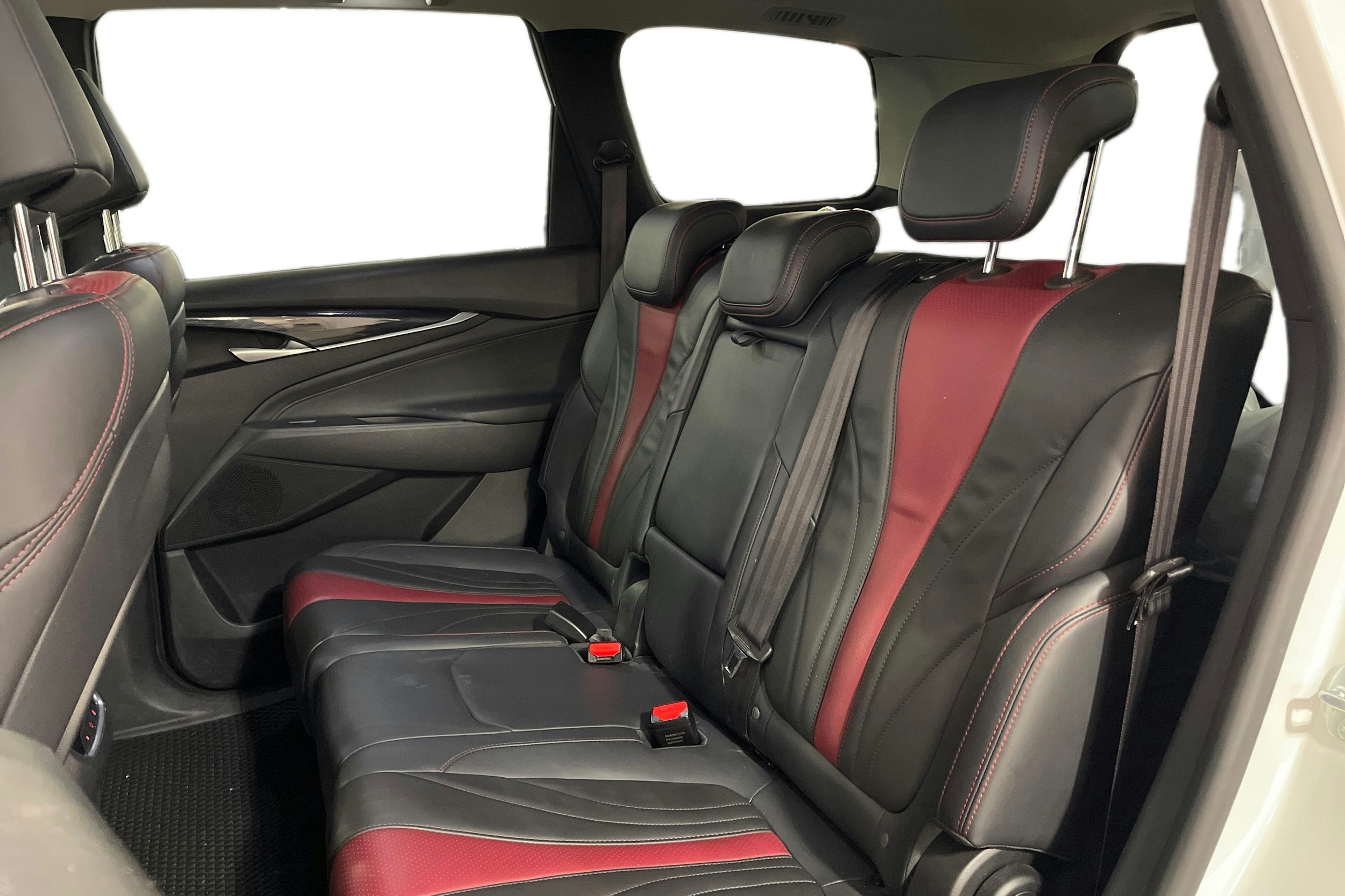 valkoinen Maxus Euniq 5 2021 kuva 10.