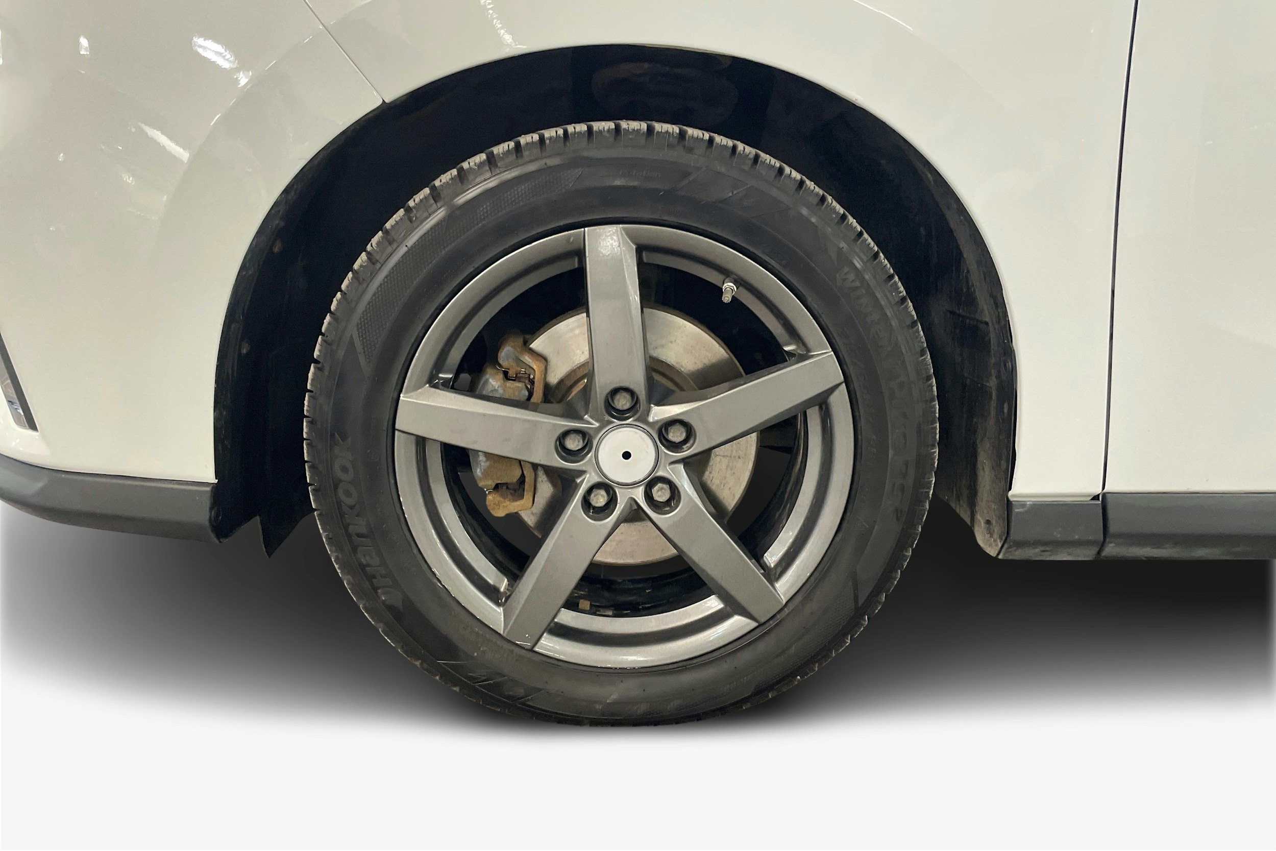 valkoinen Maxus Euniq 5 2021 kuva 11.