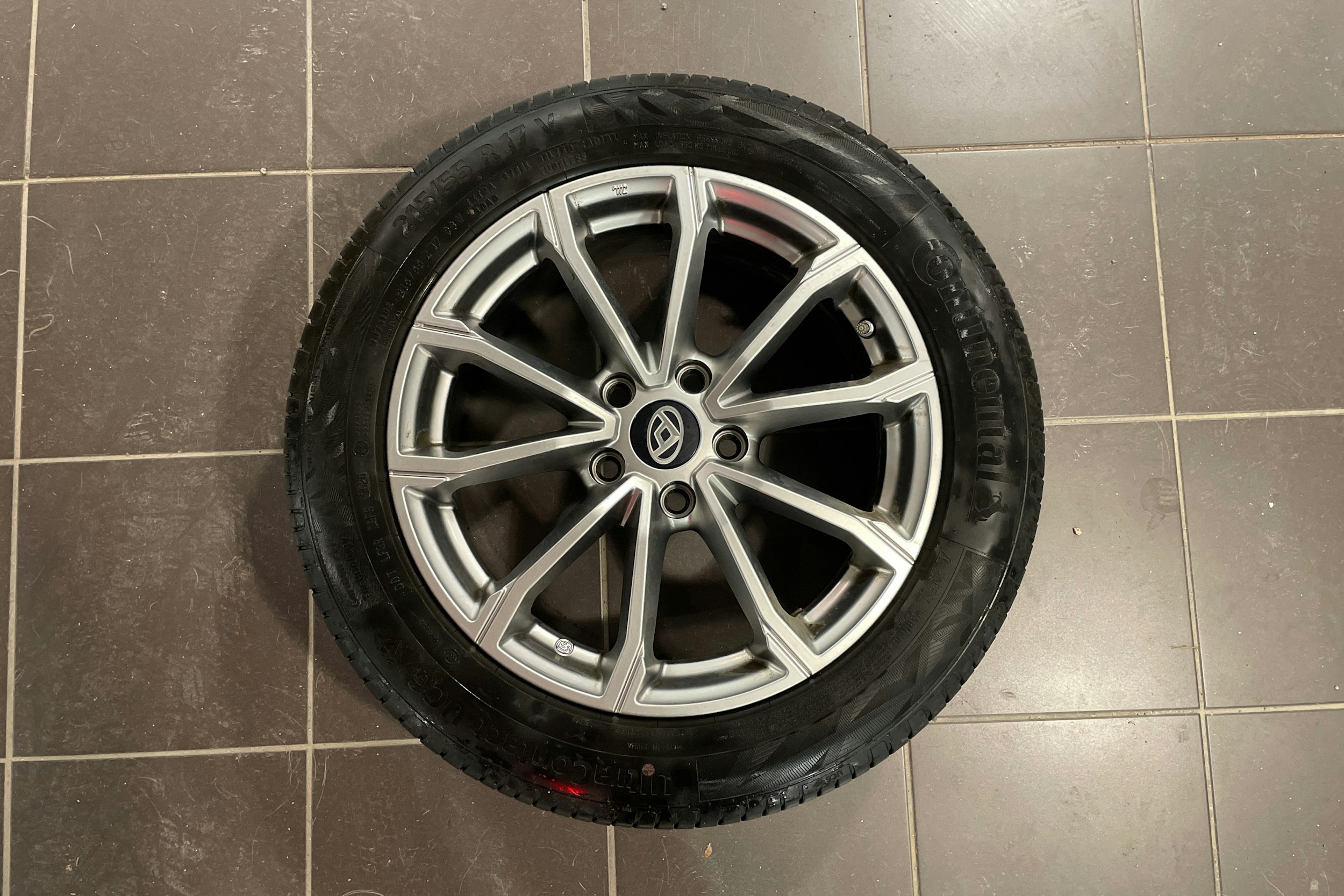 valkoinen Maxus Euniq 5 2021 kuva 13.