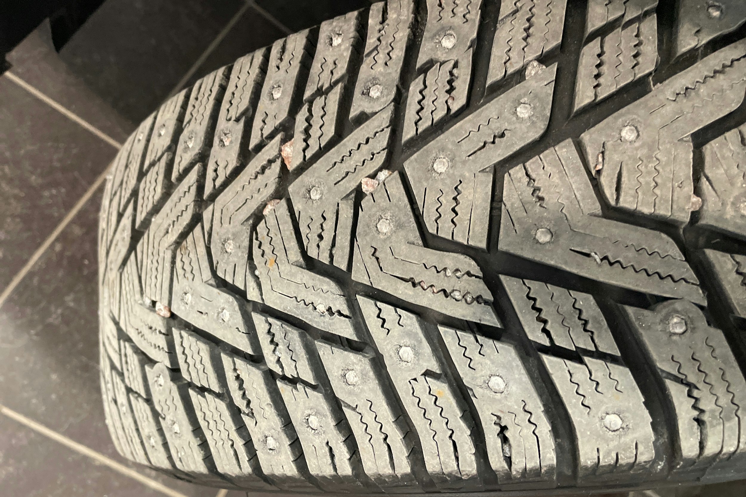 valkoinen Maxus Euniq 5 2021 kuva 14.