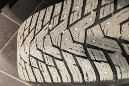 valkoinen Maxus Euniq 5 2021 kuva 14.