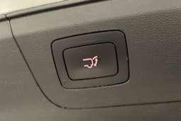 valkoinen Maxus Euniq 5 2021 kuva 17.