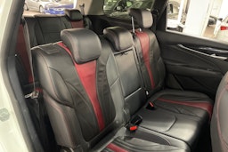 valkoinen Maxus Euniq 5 2021 kuva 18.