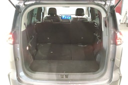 Harmaa MAXUS Euniq 5 2022 kuva 15.