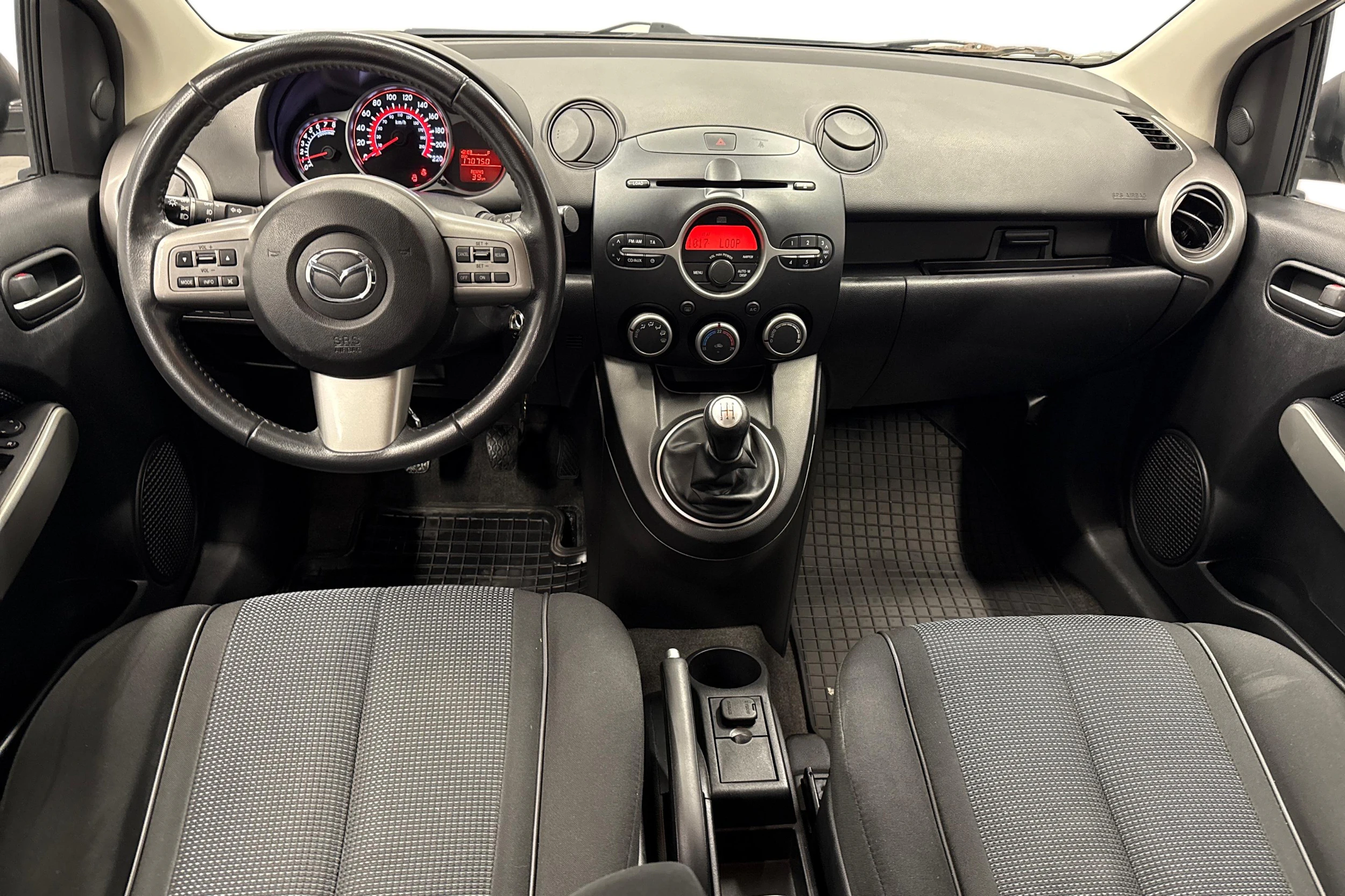 harmaa Mazda 2 2010 kuva 7.