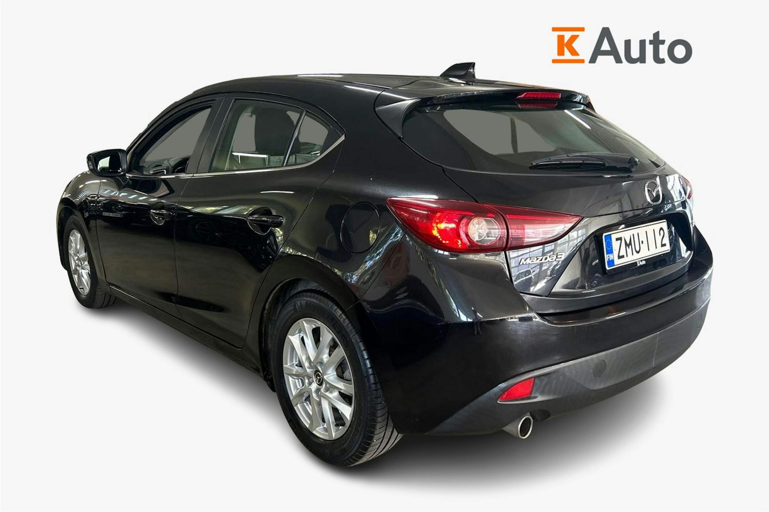 Musta Mazda 3 2016 kuva 2.