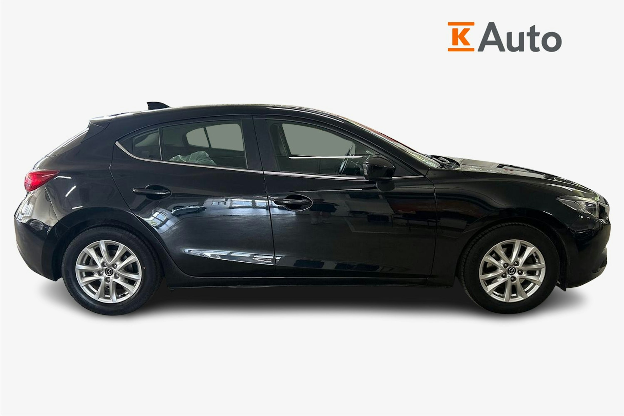 Musta Mazda 3 2016 kuva 6.