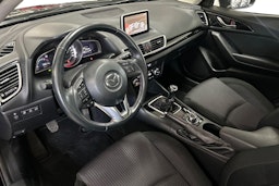 Musta Mazda 3 2016 kuva 7.